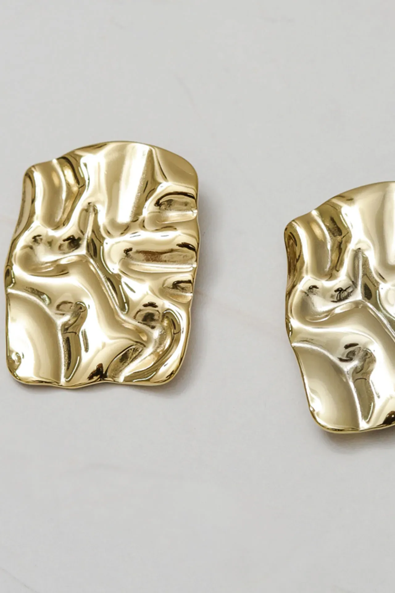 Brinco Amassado Luxo DOURADO