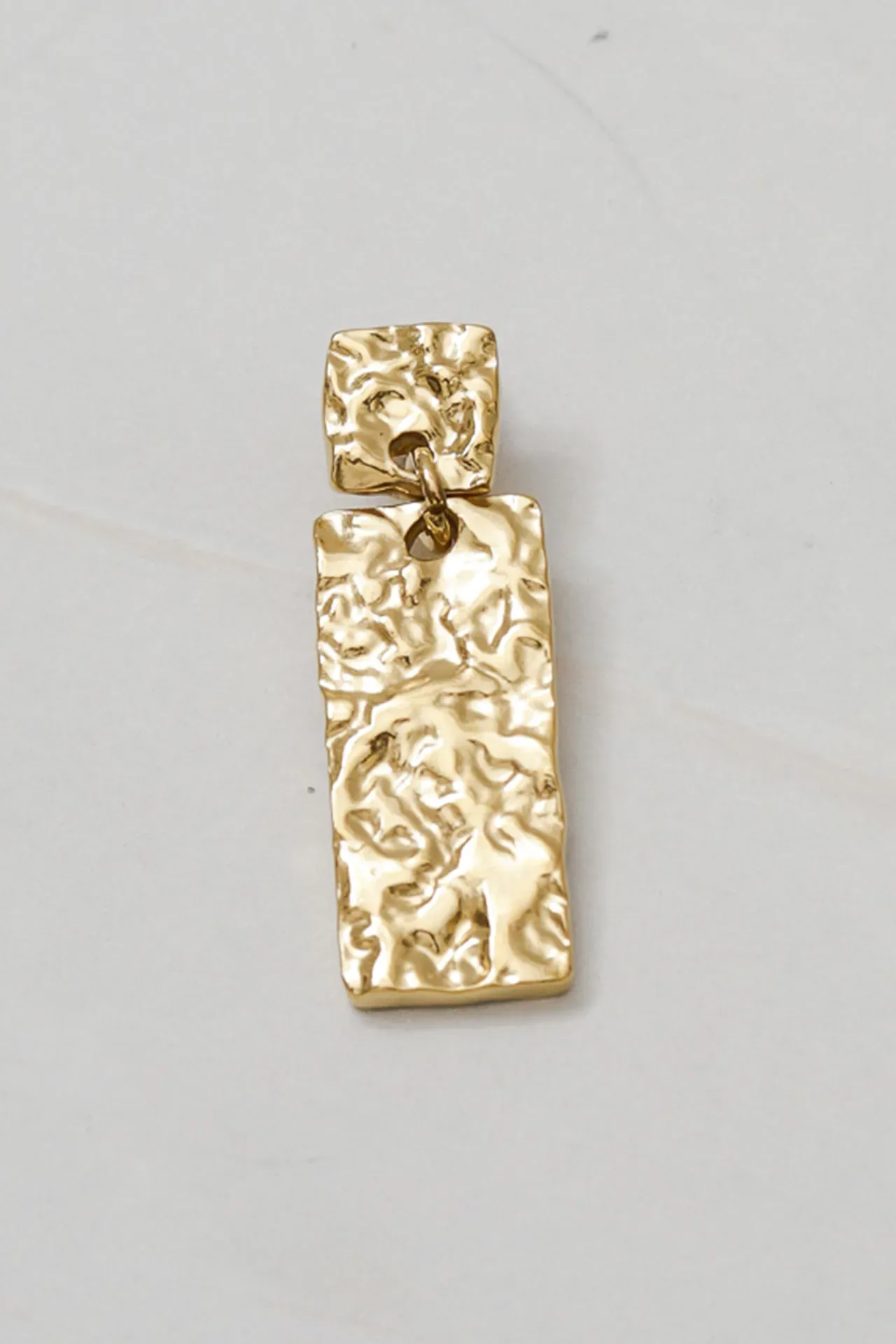 Brinco Pendente Amassado DOURADO